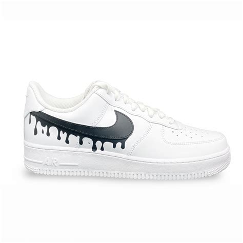 air force 1 mit schwarzem nike zeichen damen